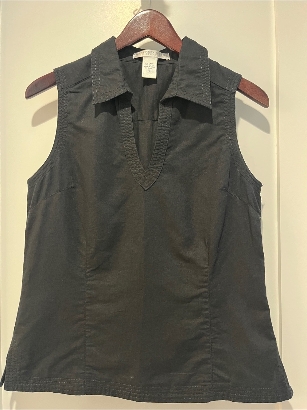 Geoffrey Beene Sleeveless Linen Black Collared V-Neck Top